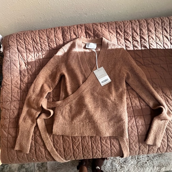 Everlane Sweaters - Everlane Alpaca Wrap Sweater